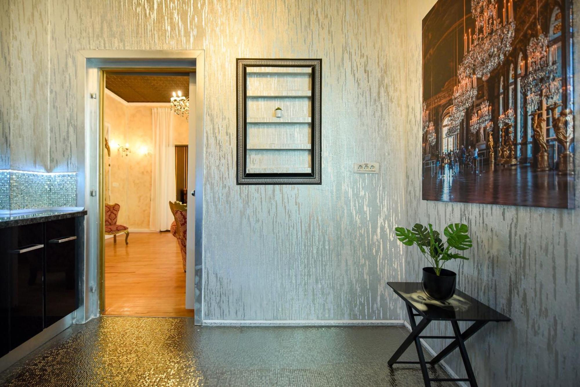 Centrally Located 2Br Apartment With Balcony & Unique Design Бухарест Экстерьер фото